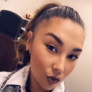 Meet your Posher, Monique